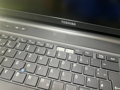 noutbuk_toshiba_tecra_r950_1h7_i5_3340m_4gb_320hdd_utsenka